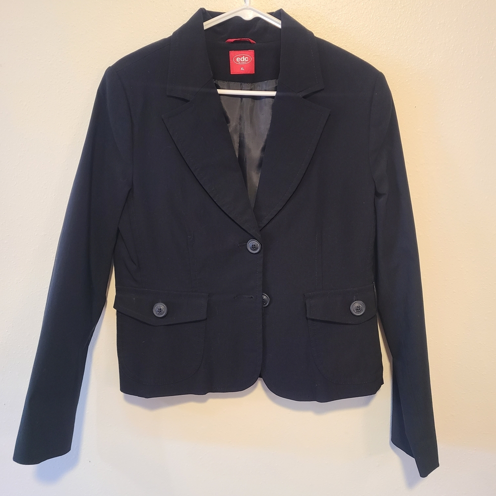 Women’s Tailored Black Blazer